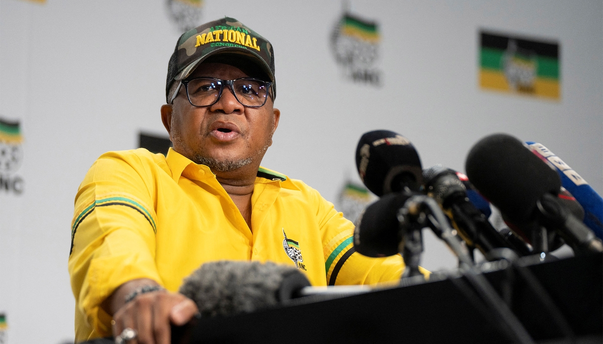 Le secrétaire général de l'African National Congress, Fikile Mbalula, à Johannesburg, en Afrique du Sud, le 1er avril 2025. 