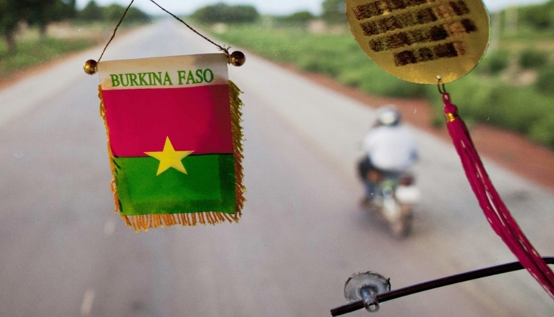 Un camion près de Ouagadougou, en 2012.