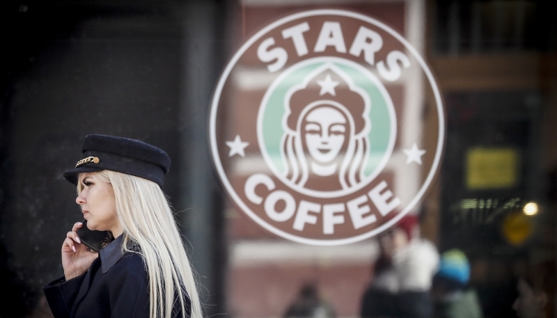 Une enseigne 'Stars Coffee', une nouvelle chaîne qui remplace Starbucks, à Moscou, le 5 avril 2023.