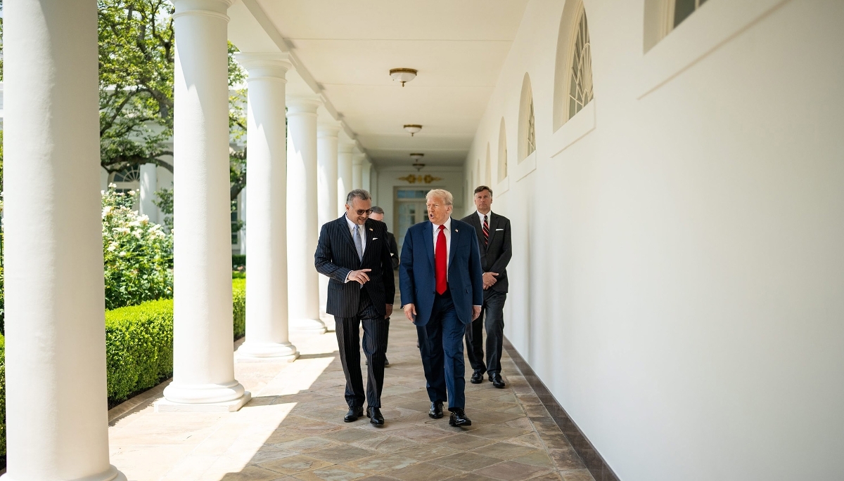 Donald Trump et Massad Boulos, son conseiller principal pour l'Afrique au cœur des tractations avec la RDC sur les minerais de batteries, le 9 juillet 2025, à la Maison blanche.
