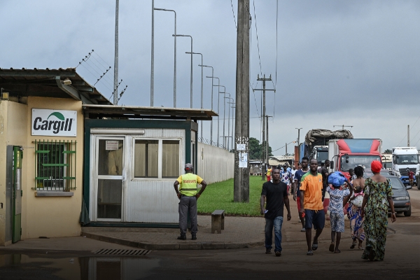 Une usine de Cargill dans la banlieue d'Abidjan, le 17 juillet 2023.