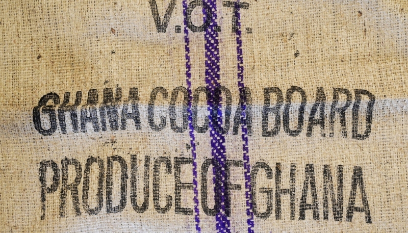 Des sacs de fèves de cacao du Cocoa Board à Suhum, au Ghana, le 9 janvier 2024.