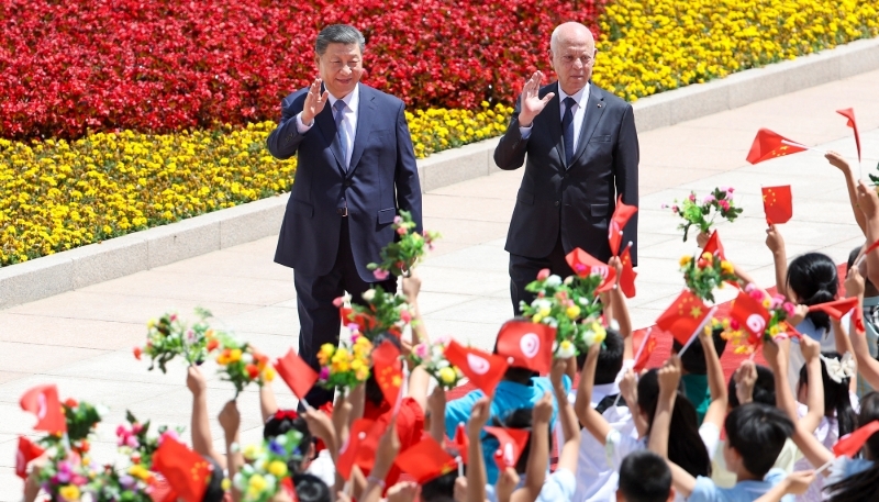 Le président chinois, Xi Jinping, et son homologue tunisien, Kaïs Saïed, à Pékin, le 31 mai 2024.