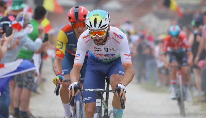 Anthony Turgis, un coureur de l'équipe cycliste TotalEnergies, sur le Tour de France, le 7 juillet 2024.