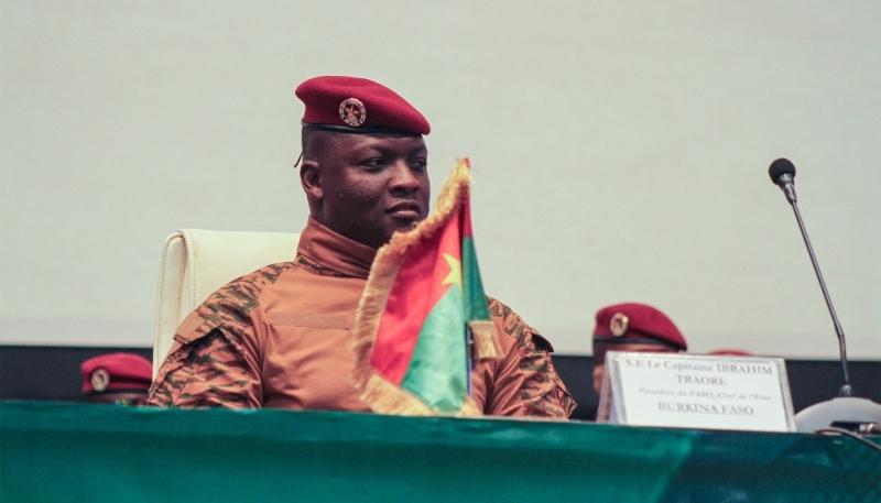 Le chef de la junte burkinabè, le capitaine Ibrahim Traoré, à Niamey, le 6 juillet 2024. 