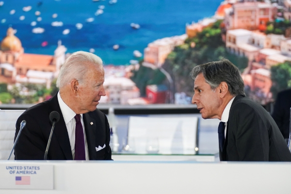 Le président des Etats-Unis Joe Biden (à gauche) et son secrétaire d'Etat Antony Blinken.