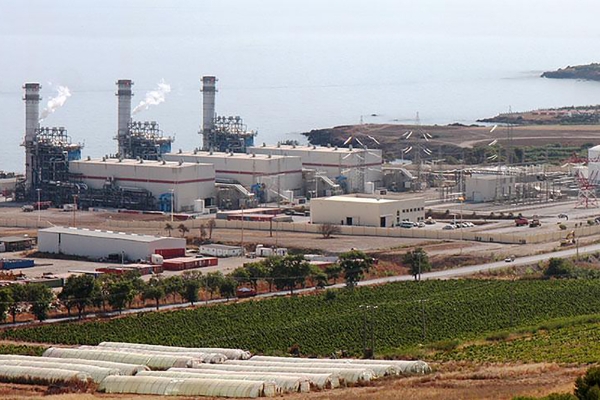 La centrale thermique d'Hadjret En Nouss, en Algérie.