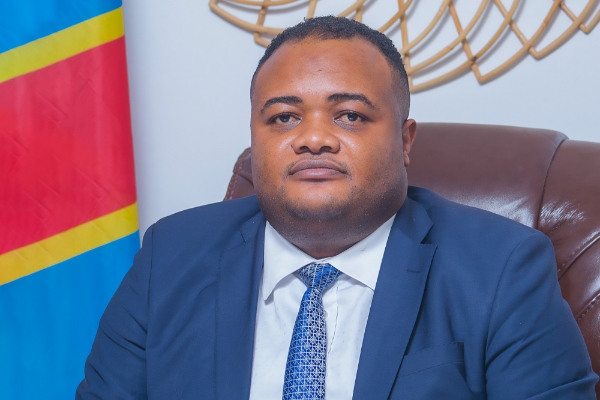 Député de Lubumbashi, Cédrick Tshizainga Kapumba est le directeur général de Lignes maritimes congolaises.