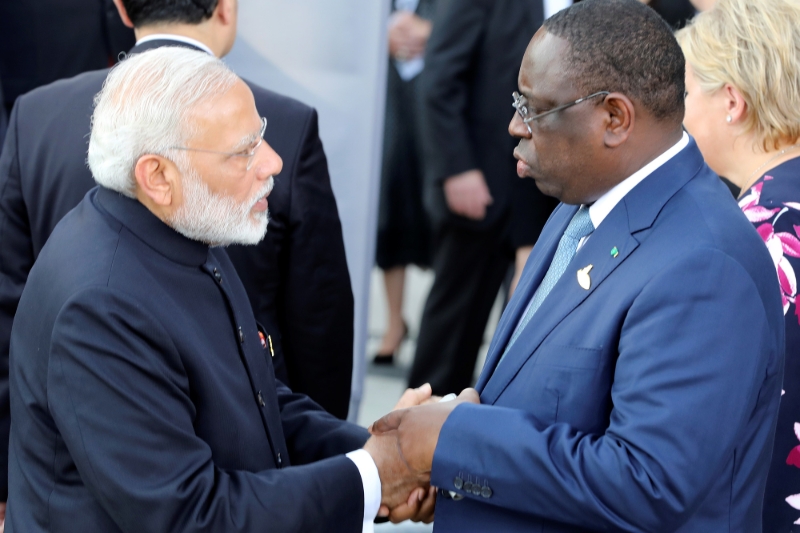 Le premier ministre indien Narendra Modi et le président sénégalais Macky Sall, à Hambourg, en Allemagne, en juillet 2017.